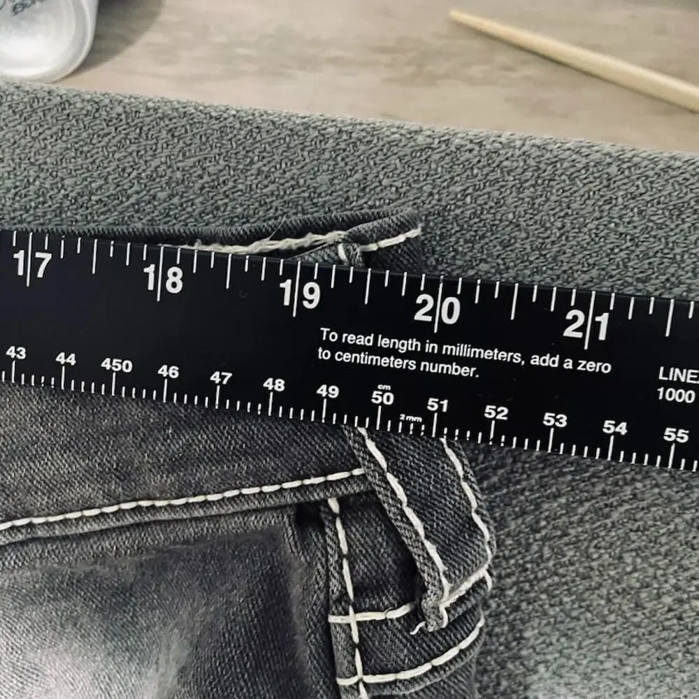 True Religion Jeans Mens 40x31 Grey Geno Relaxed Slim Big T Flap Whisker Marks